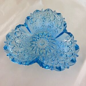 Rare Vintage Cloverleaf Shaped Dish Sawtooth in Ice Blue Imperial Glass